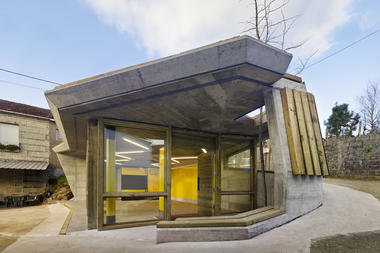 位于Noallo de Abaixo的社区中心改造项目 / Muiños Otero López 建筑事务所