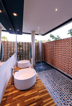 Gallery of First House / MS Architettura  - 4