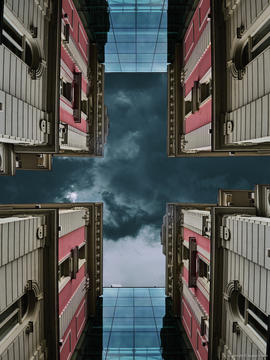 Galería de Fotógrafo crea mundos imaginarios a partir de la arquitectura preexistente  - 2