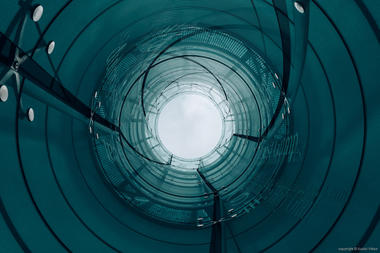 Galería de Fotógrafo crea mundos imaginarios a partir de la arquitectura preexistente  - 17