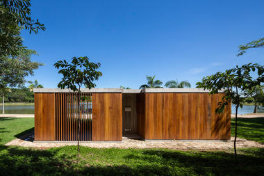 Vestiário na Represa / brro arquitetos