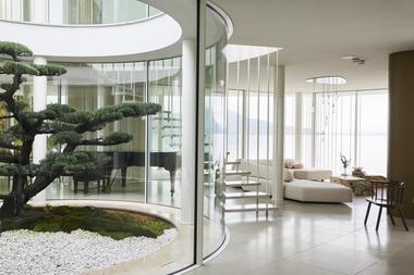 白色别墅，通透的意大利海景房 / Design Haus Liberty