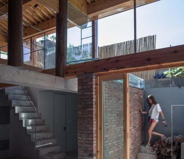 Guo Zijian Hutong House / DL Atelier