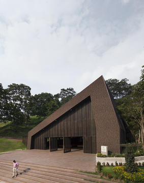 画廊 大学教堂 / OPUS  - 8