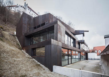 Edificio residencial y de oficinas “Concreto y Acero” / Architekturbüro Leinhäupl + Neuber