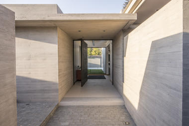 Gallery of U House / Andres Nuñez Fuenzalida Arquitectos  - 3
