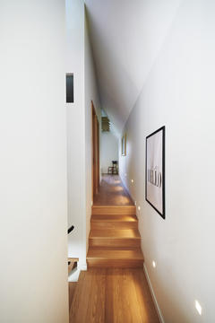 Galería de Curvy Eco Home / Craig Race Architecture  - 16