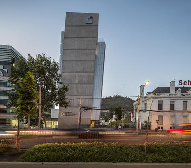 Sede Colegio de Ingenieros de Chile / Gubbins Arquitectos