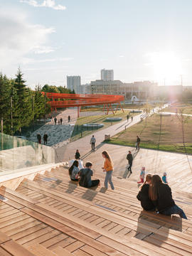 Gallery of Azatlyk - Central Square of Naberezhnye Chelny / DROM  - 15