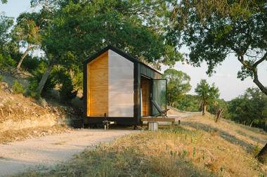 Elsewhere Cabin A / Sean O'Neill