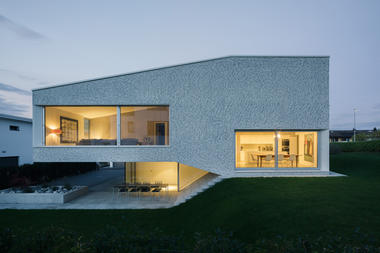Casa en March District / Kit Architects