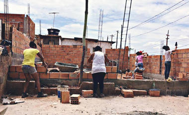 Habitação social na América Latina: trabalhar com (ou contornar) o sistema