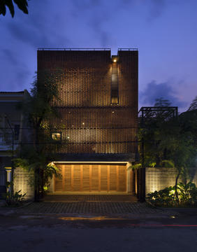 Gallery of Omah Boto House / Andyrahman Architect  - 23