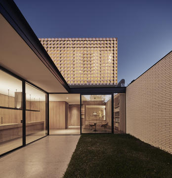 Gallery of Light House / LAYAN  - 1