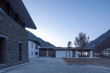 画廊 九寨沟县漳扎镇小学设计 / 中国建筑西南设计研究院  - 15