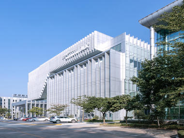 广州白云国际机场综合信息大楼 / 武汉中合元创建筑设计