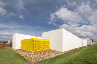 Gallery of Legal Practice Center / Unileão / Lins Arquitetos Associados   - 14