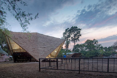 Gallery of The Green Island Community Center / Estudio Cavernas  - 1