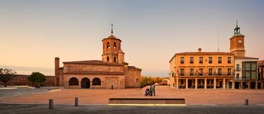 Galería de Proyecto de Iluminación: Remodelación de la Plaza Mayor de Almazán por CH+QS arquitectos  - 14