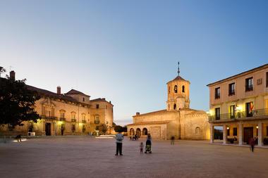 Galería de Proyecto de Iluminación: Remodelación de la Plaza Mayor de Almazán por CH+QS arquitectos  - 11
