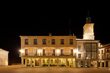 Galería de Proyecto de Iluminación: Remodelación de la Plaza Mayor de Almazán por CH+QS arquitectos  - 6