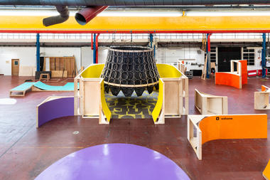 Crianças ajudam a projetar e construir primeiro Maker Lab da Inglaterra 