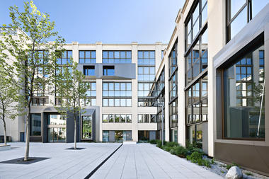 Gallery of Peak Office Building / Oliv Architekten Ingenieure  - 1