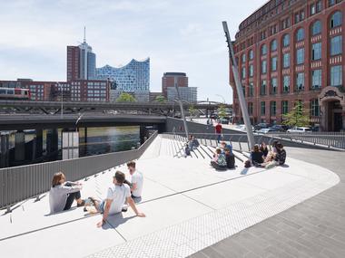 Gallery of Niederhafen River Promenade / Zaha Hadid Architects  - 9