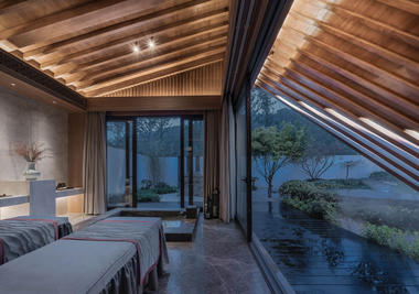 Gallery of Guoshi Luxury SPA Resort / CHALLENGE DESIGN   - 13