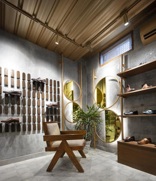 Sola Metálica / Renesa Architecture Design Interiors Studio