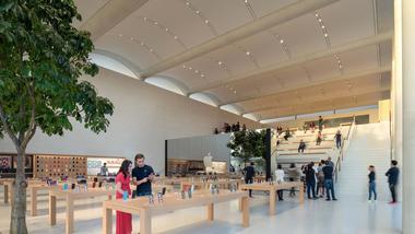 Gallery of Foster + Partners  Envisions Miami's New Apple Store as a Nod to Nautical Heritage  - 4
