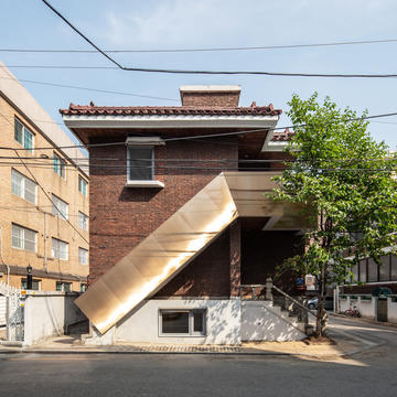 画廊 Salon Guui 住宅兼办公 / stpmj  - 1