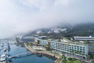 深圳南澳万科浪骑游艇会 / 筑博设计