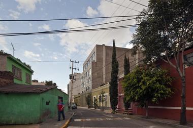Cacamatzin 34号公寓，整合各类住房类型的房屋 / DEA Diseño Exterior y Arquitectura
