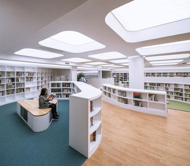 Gallery of Jingshan School Library Renovation / Hui-Yin Design & Research  - 24