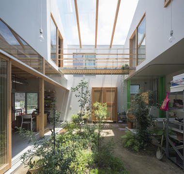 月见山住宅，向内生长的花园 / 岛田阳建筑事务所