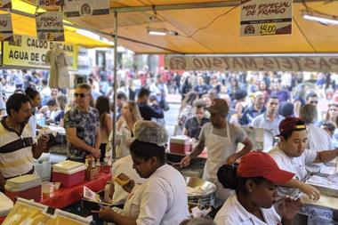 A comida e o espaço público 