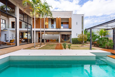 Gallery of F.P. House / Studio AFS  - 1