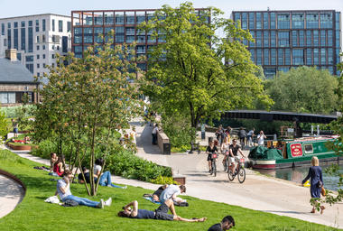Gallery of Canal Corridor, King’s Cross / Townshend Landscape Architects  - 8