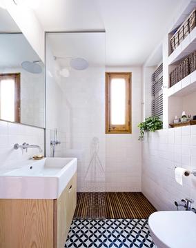 Galería de Duchas a ras de suelo, sin puertas ni cortinas: consejos y ejemplos de diseño  - 19
