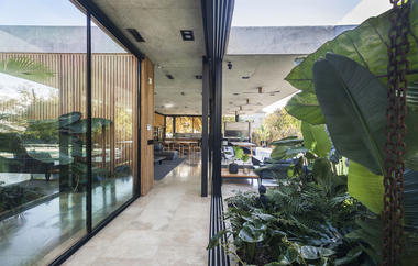 Gallery of BT House / Estudio Jorgelina Tortorici Arq.  - 28