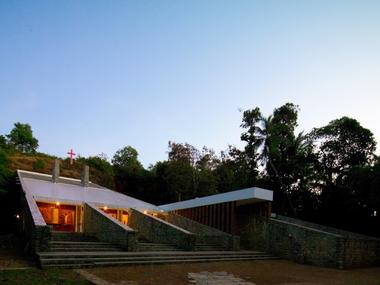 Gallery of Chapel of Our Lady of Perpetual Succour / architecture R/T  - 8