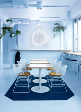 Scandinavian Spaceship / Kvistad Design Studio