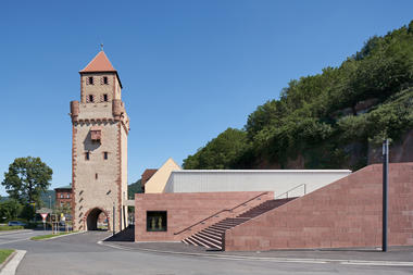Mainzer Tor Museum Depot, City Archive and Youth Center / Bez+Kock Architekten