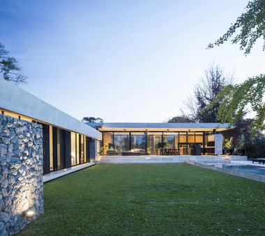 Gallery of BT House / Estudio Jorgelina Tortorici Arq.  - 27