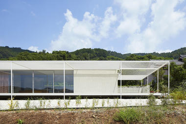 Casa en Shiraiwa / 2id Architects
