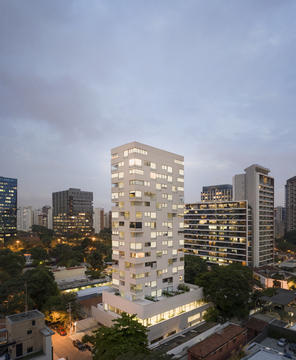 Gallery of VN Ferreira Lobo Building  / Studio Arthur Casas  - 6