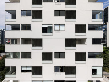 Gallery of VN Ferreira Lobo Building  / Studio Arthur Casas  - 5
