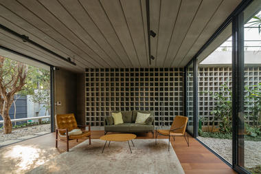 Galeria de Casa das Jabuticabeiras / Terra e Tuma Arquitetos Associados  - 4