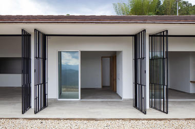 Galería de Casa Abierta/Cerrada / Juan Pablo Aschner  - 9